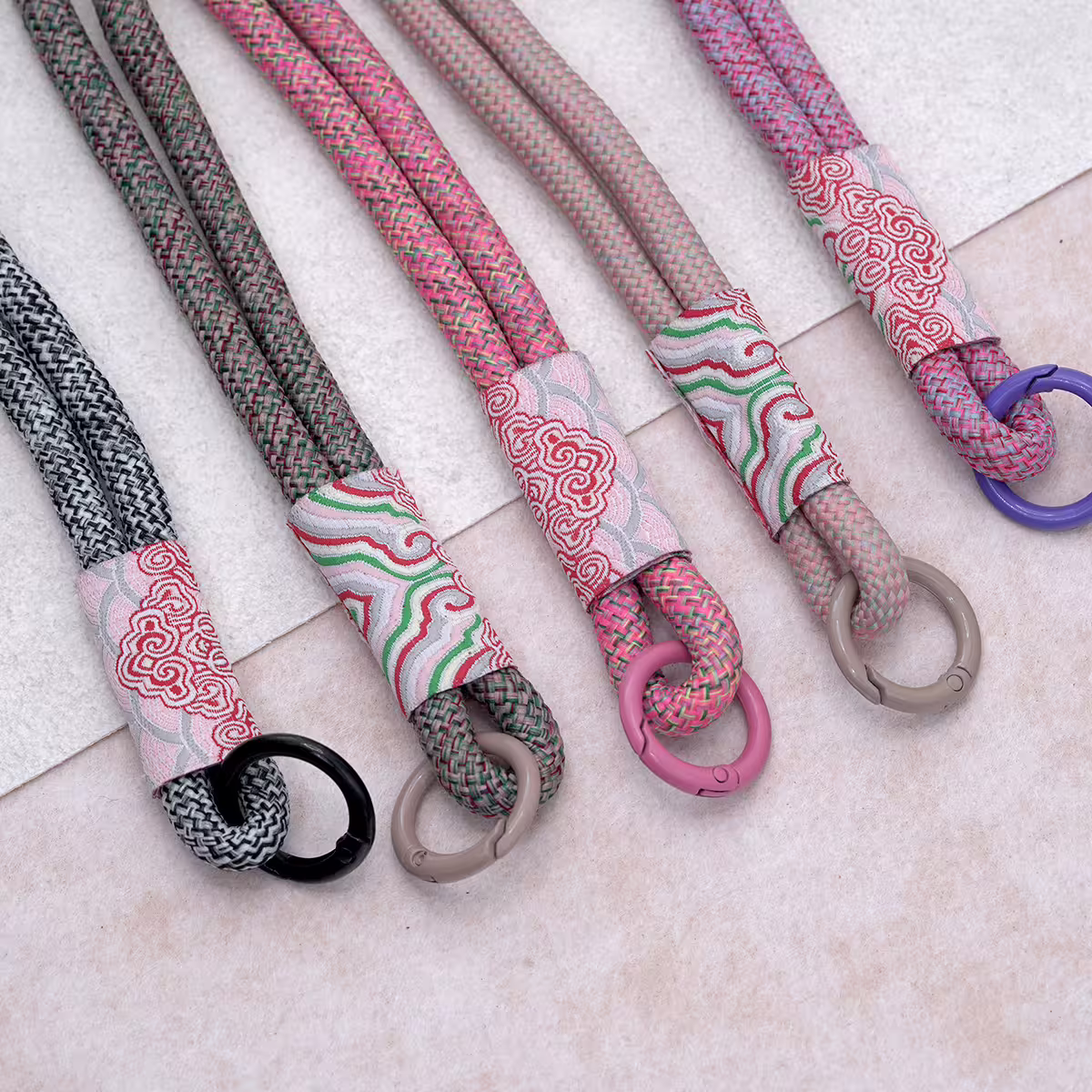 雙線古風祥雲&times;手機腕帶掛繩&times;淡粉-第5張