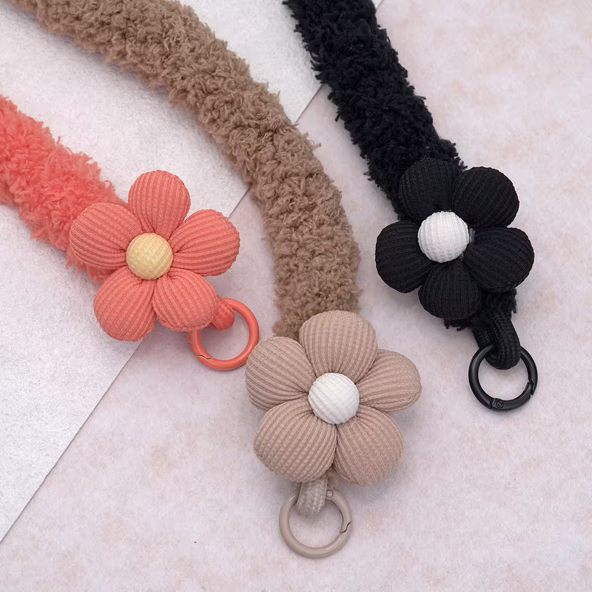 毛毛蟲小花朵&times;手機腕帶掛繩&times;黑色-第6張