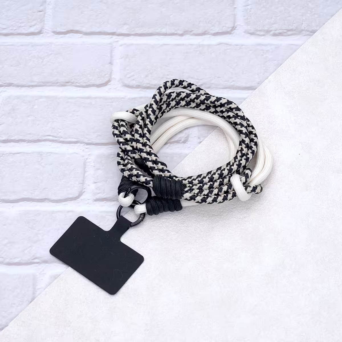 可延長運動風撞色&times;手機斜背&腕帶&times;兩用掛繩&times;黑白千鳥-第4張