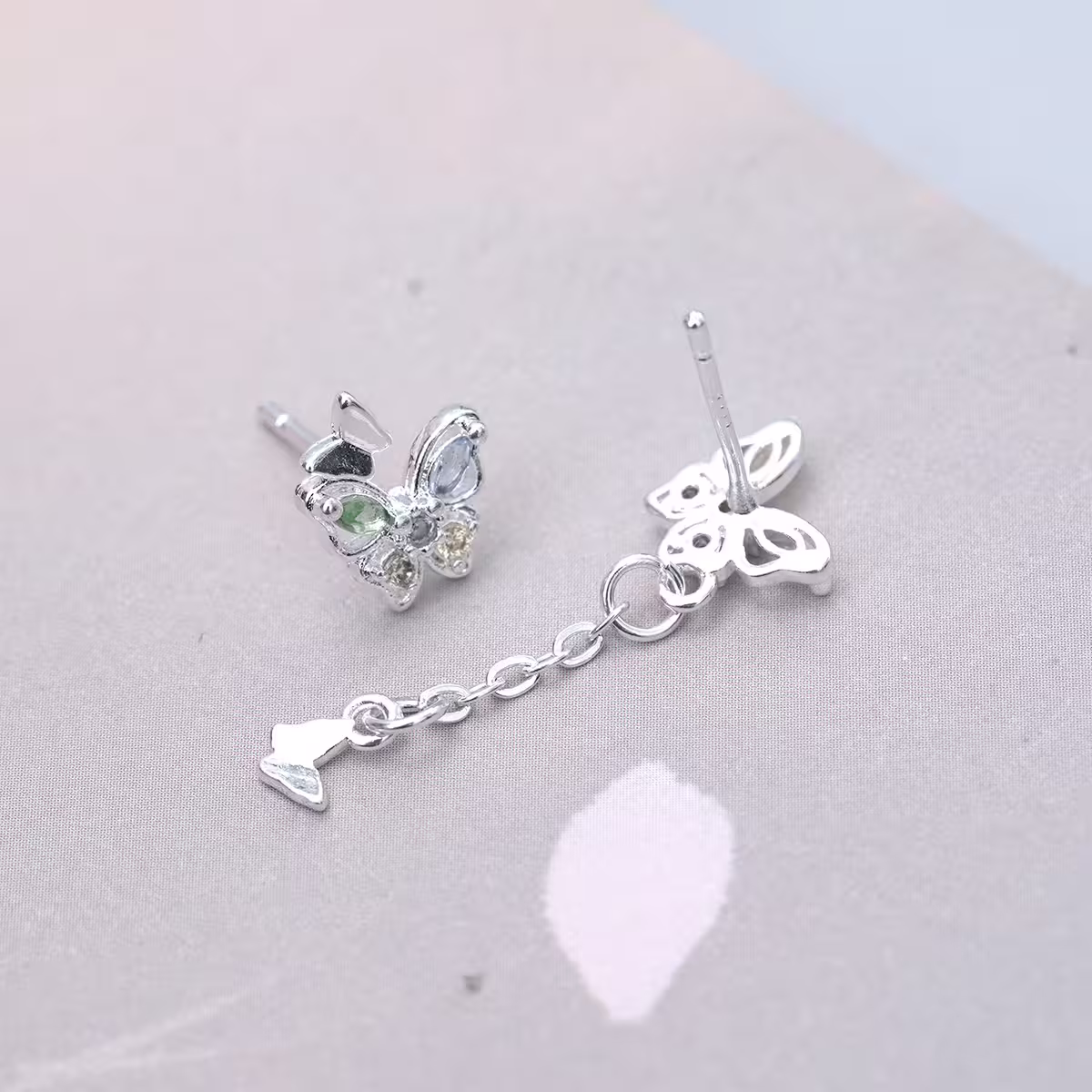925銀針&times;蝴蝶彩晶&times;不對稱耳環-第4張