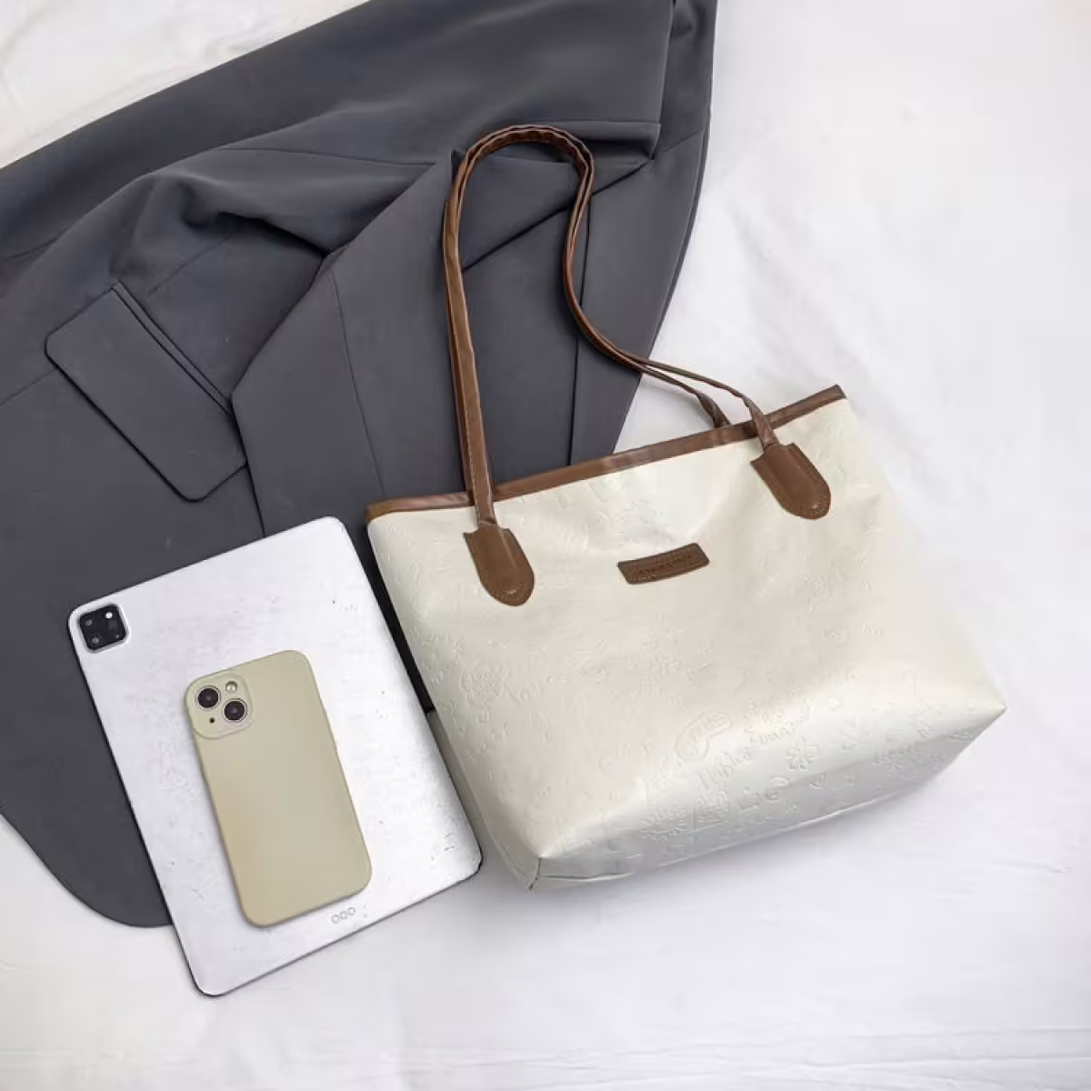 童趣壓紋包邊皮革&times;肩背包&times;棕咖-第2張