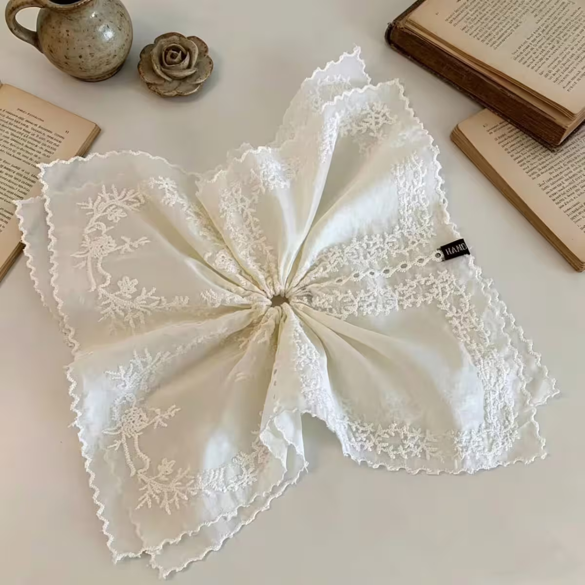 雙層白色蕾絲刺繡方巾&times;大腸髮束-第3張
