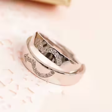 男生女生配×情侶對戒