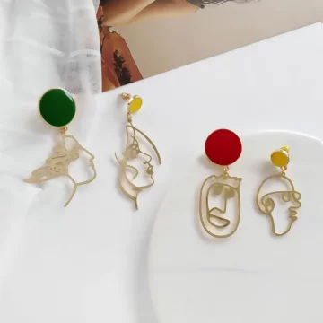 女神的臉撞色簡筆畫×不對稱吊墜耳環.avif