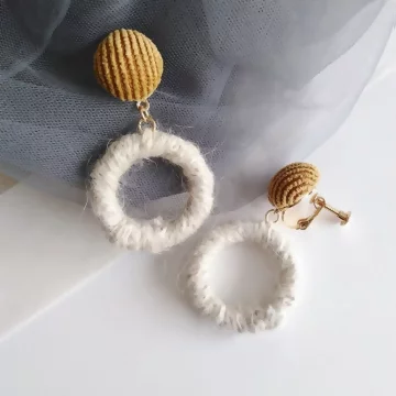 絨布毛線圓環×螺旋耳夾×共二色.avif