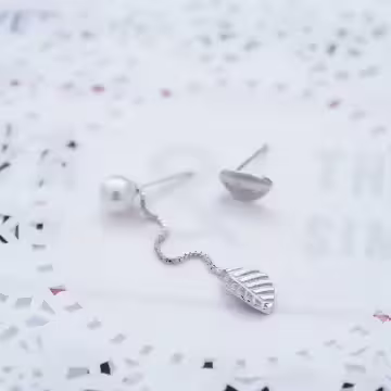 925銀針×樹葉珍珠×不對稱流蘇耳針