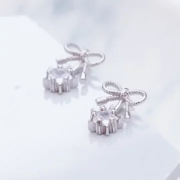 925銀針×星鑽蝴蝶領結×耳針.avif