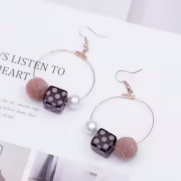 骰子毛球大圓圈×吊墜耳勾×共二色