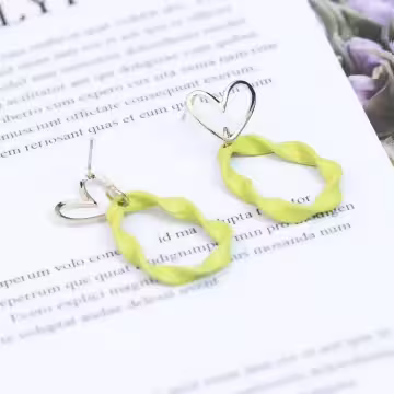 扭結綠圈圈愛心×吊墜耳環
