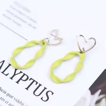 扭結綠圈圈愛心×吊墜耳環
