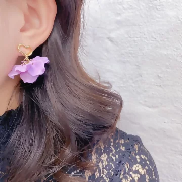 愛心紫花裙擺×吊墜耳環.avif