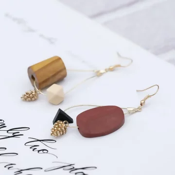 幾何木塊小松果×不對稱吊墜耳勾.avif