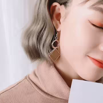 奶茶菱形金屬圓環×吊墜耳勾