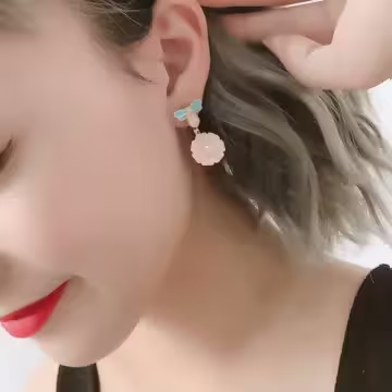 蜜蜂採花小雛菊×後掛式吊墜耳環