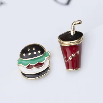 漢堡配可樂×不對稱吊墜耳環.avif