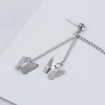 長桿蝴蝶飛×單邊耳骨吊墜耳環