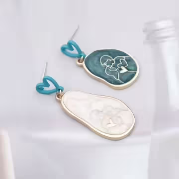 我的戀人撞色愛心×不對稱吊墜耳環