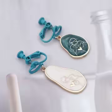 我的戀人撞色愛心×不對稱螺旋耳夾