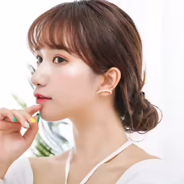 大C字鑲珍珠×後掛式耳環