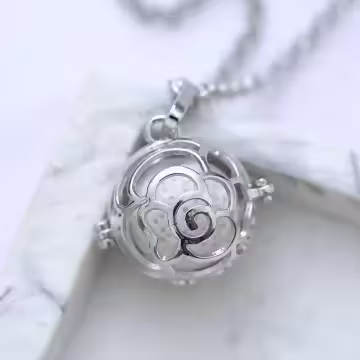 嬌豔玫瑰花×薰香火山石×長項鍊