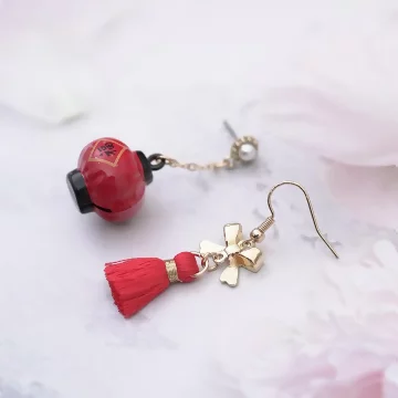 福到燈籠鈴鈴噹×不對稱吊墜耳環.avif