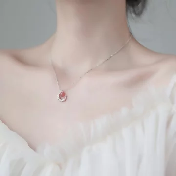 925銀飾×月亮草莓晶×鎖骨項鍊.avif