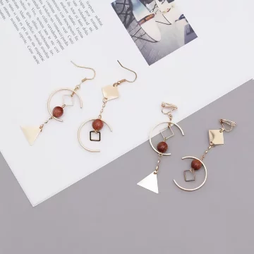 金沙球C字幾何×不對稱三角耳夾.avif