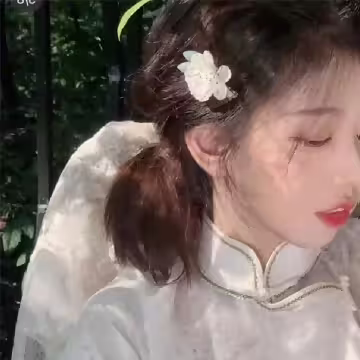 貝殻水晶山茶花×鴨嘴式髮夾