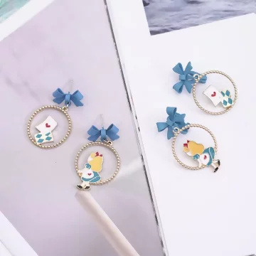 愛麗絲的下午茶時間×不對稱吊墜耳環.avif
