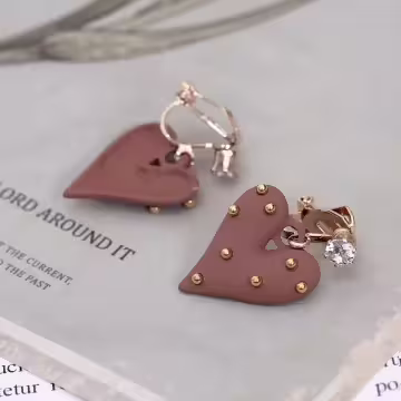 金色波點愛心×三角耳夾