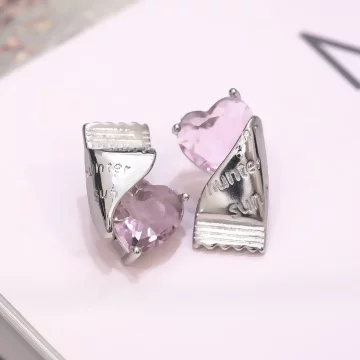 糖果紙粉晶愛心×不對稱吊墜耳環.avif
