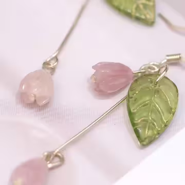 粉花綠葉鬱金香×吊墜耳勾