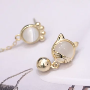 貓眼石貓臉腳掌×不對稱吊墜耳環.avif