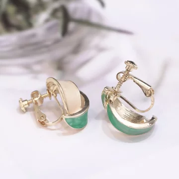乳白湖綠相間×吊墜耳環.avif