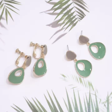 莫蘭迪淡綠弧型×螺旋耳夾.avif