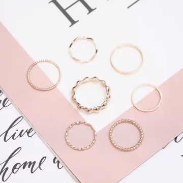 極簡金屬波堤×七套件戒指組×金色.avif