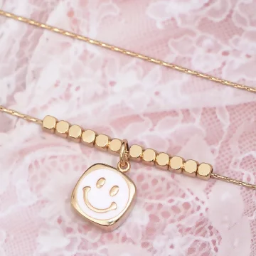 小方塊笑臉×鎖骨項鍊.avif