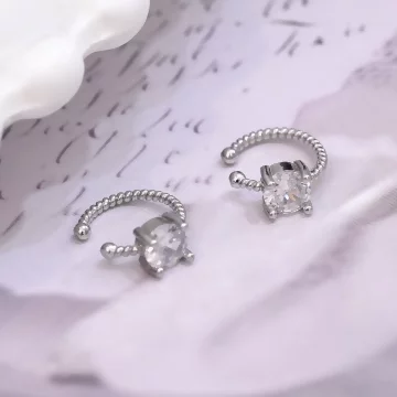 大單鑽×U型耳骨夾.avif