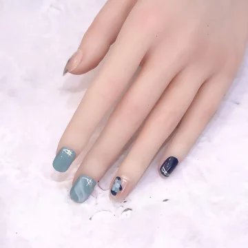 冰藍山茶花亮面×穿戴式手指甲片×二十四入.avif