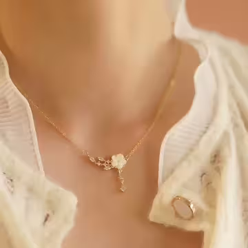 梅花閃鑽淚滴×鎖骨項鍊