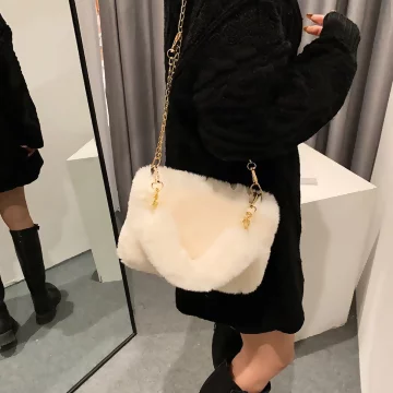 手提小巧毛絨絨×鍊條斜背包×米白.avif