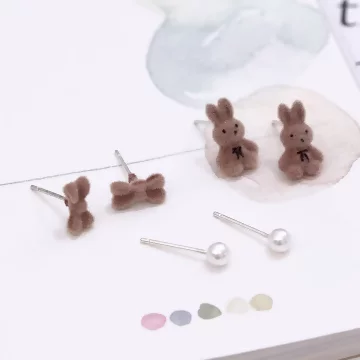 絨毛小兔領結珍珠×三套件耳環組.avif
