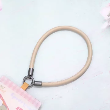 單色簡約皮革×手機腕帶掛繩×白色.avif