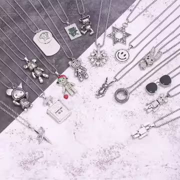 梅杜莎字母吊牌×中性長項鍊