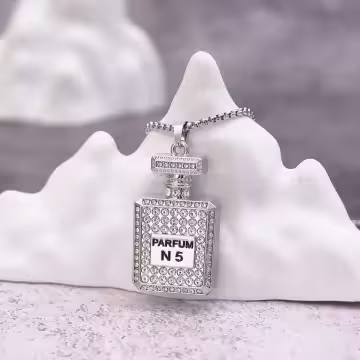 5號香水×中性長項鍊