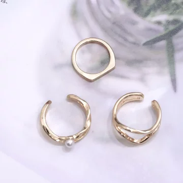 金色線條不規則珍珠×三套件戒指組.avif