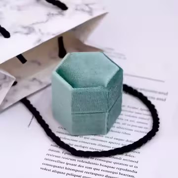 絲絨六角型×適用對戒×絨布盒×綠色