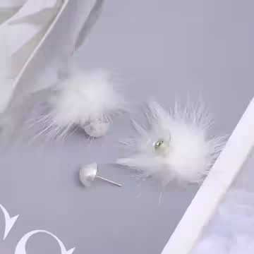 小白毛球珍珠×後掛式耳環