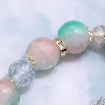仙藍粉嫩晶透水滴×固定式串珠手鍊.avif