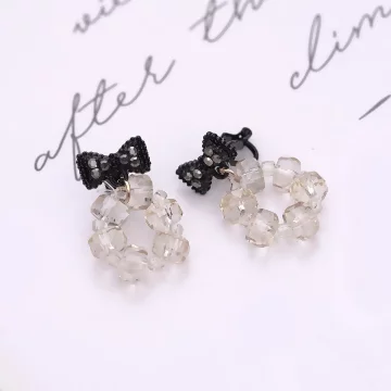 黑蝴蝶結晶透圓環×三角耳夾.avif